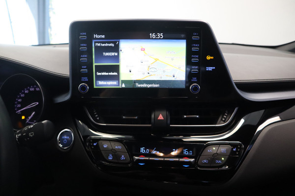 Toyota C-HR 1.8 Hybrid Bi-Tone Keyless Go & Start