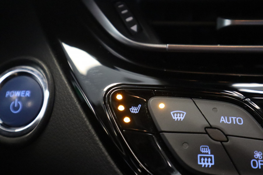 Toyota C-HR 1.8 Hybrid Bi-Tone Keyless Go & Start