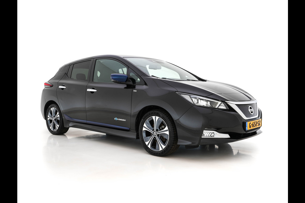 Nissan Leaf Tekna 40 kWh (INCL-BTW) Aut. *LEATHER-FABRIC | FULL-LED | BOSE-SURROUND | ADAPTIVE-CRUISE | TOP-VIEW | KEYLESS | NAVI-FULLMAP | BLINDSPOT | DAB+ | PDC | HEATED-COMFORT-SEATS | TOWBAR | DIGI-COCKPIT | 17"A Nissan Leaf Tekna 40 kWh (INCL-BTW) Aut. *LEATHER-FABRIC | FULL-LED | BOSE-SURROUND | ADAPTIVE-CRUISE | TOP-VIEW | KEYLESS | NAVI-FULLMAP | BLINDSPOT | DAB+ | PDC | HEATED-COMFORT-SEATS | TOWBAR | DIGI-COCKPIT | 17"A