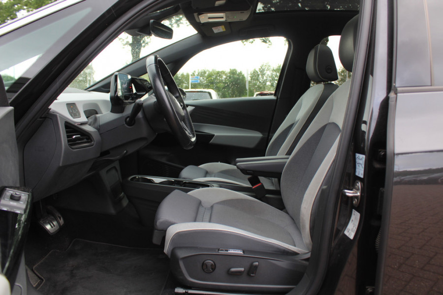 Volkswagen ID.3 First Max 58 kWh / Full option! / Panoramadak / Camera / Head-up / Keyless / 20'' / ACC / Dodehoek / Elektr. stoelen / Massage / Navigatie / Stuurverwarming
