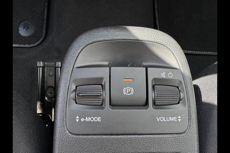 Fiat 500 Action 24 kWh PARKEERSENSOREN / CARPLAY / CRUISE CONTROL / ECC / STOELVERWARMING / WEING KM'S