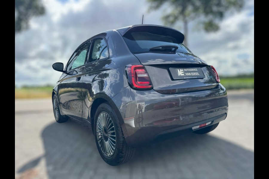Fiat 500 Action 24 kWh PARKEERSENSOREN / CARPLAY / CRUISE CONTROL / ECC / STOELVERWARMING / WEING KM'S
