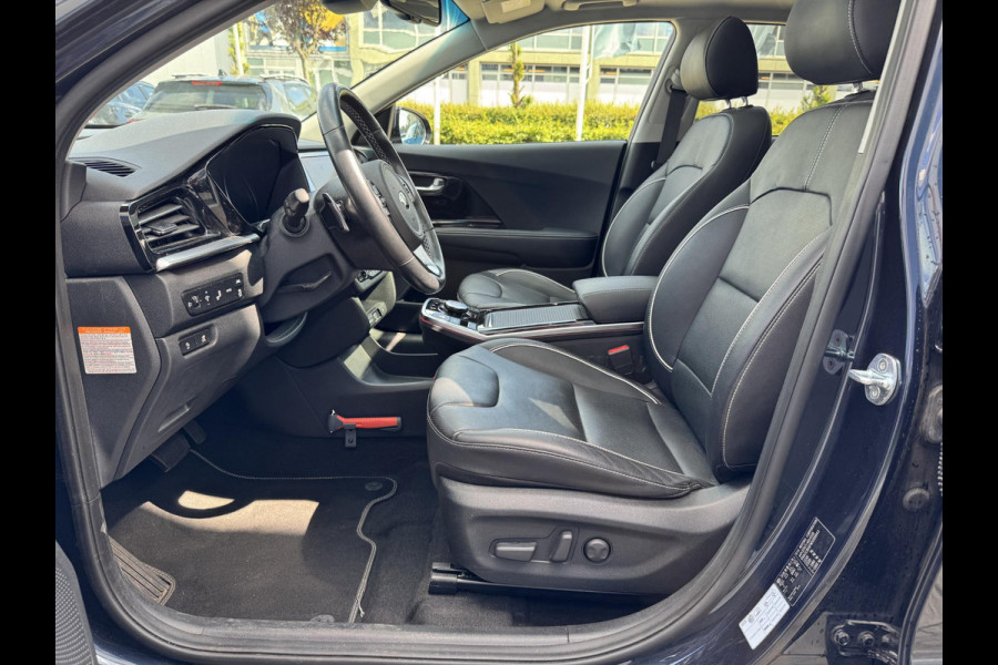 Kia e-Niro ExecutiveLine 64 kWh | Schuifdak | Leder | 1e Eigenaar | Stoelventilatie | JBL Audio | Trekhaak