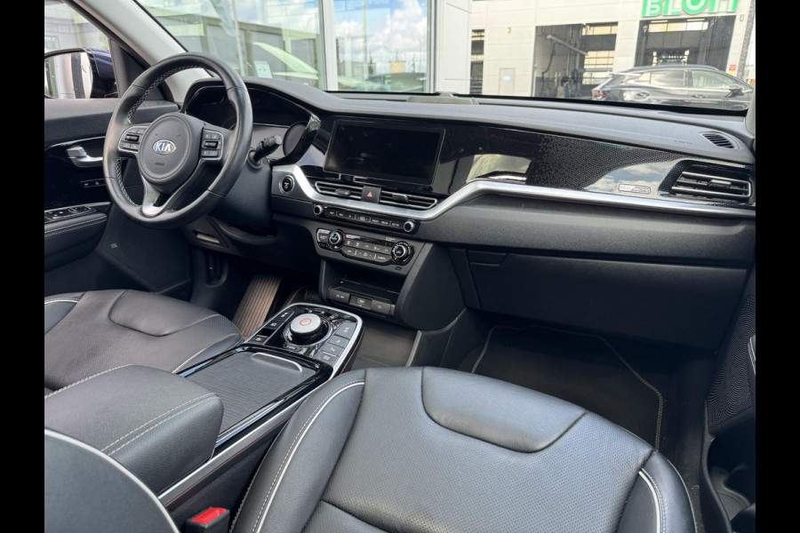 Kia e-Niro ExecutiveLine 64 kWh | Schuifdak | Leder | 1e Eigenaar | Stoelventilatie | JBL Audio | Trekhaak