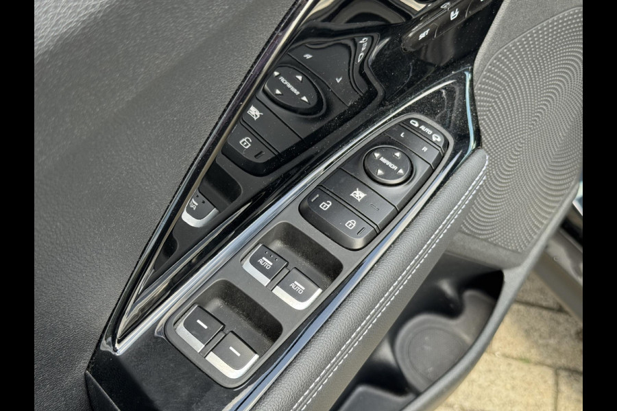 Kia e-Niro ExecutiveLine 64 kWh | Schuifdak | Leder | 1e Eigenaar | Stoelventilatie | JBL Audio | Trekhaak