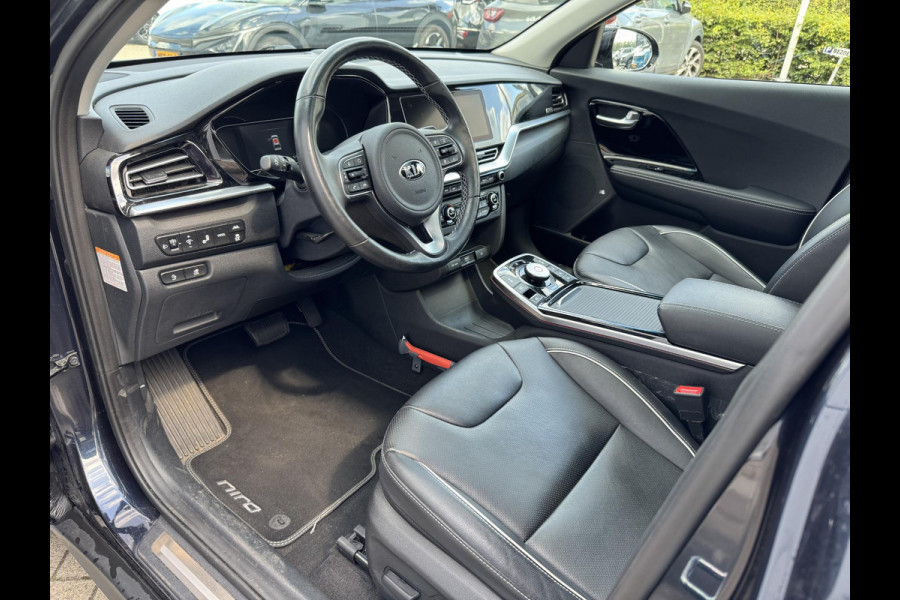 Kia e-Niro ExecutiveLine 64 kWh | Schuifdak | Leder | 1e Eigenaar | Stoelventilatie | JBL Audio | Trekhaak
