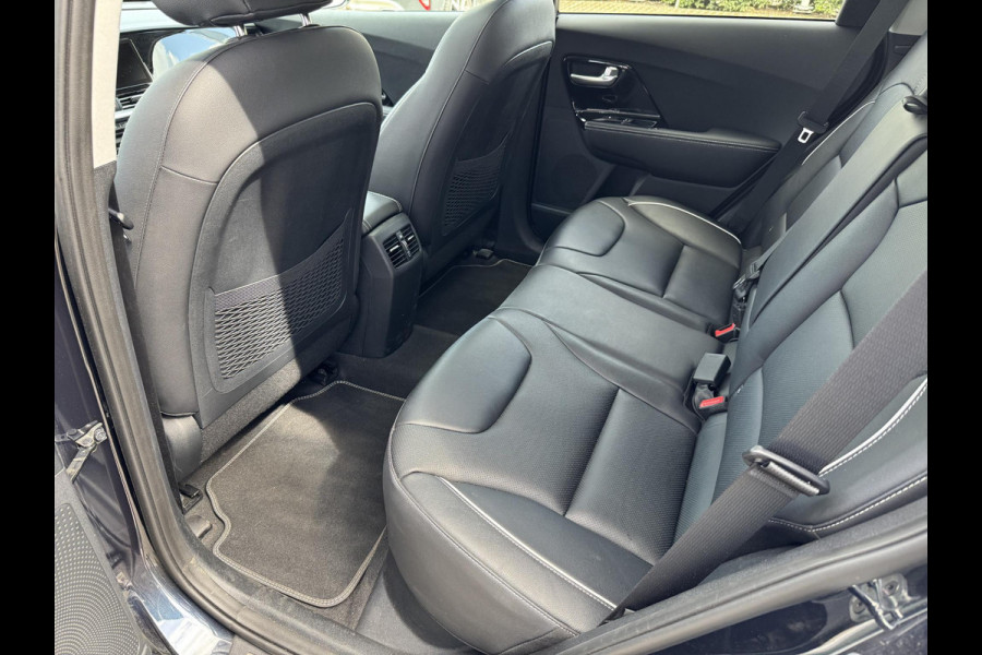 Kia e-Niro ExecutiveLine 64 kWh | Schuifdak | Leder | 1e Eigenaar | Stoelventilatie | JBL Audio | Trekhaak