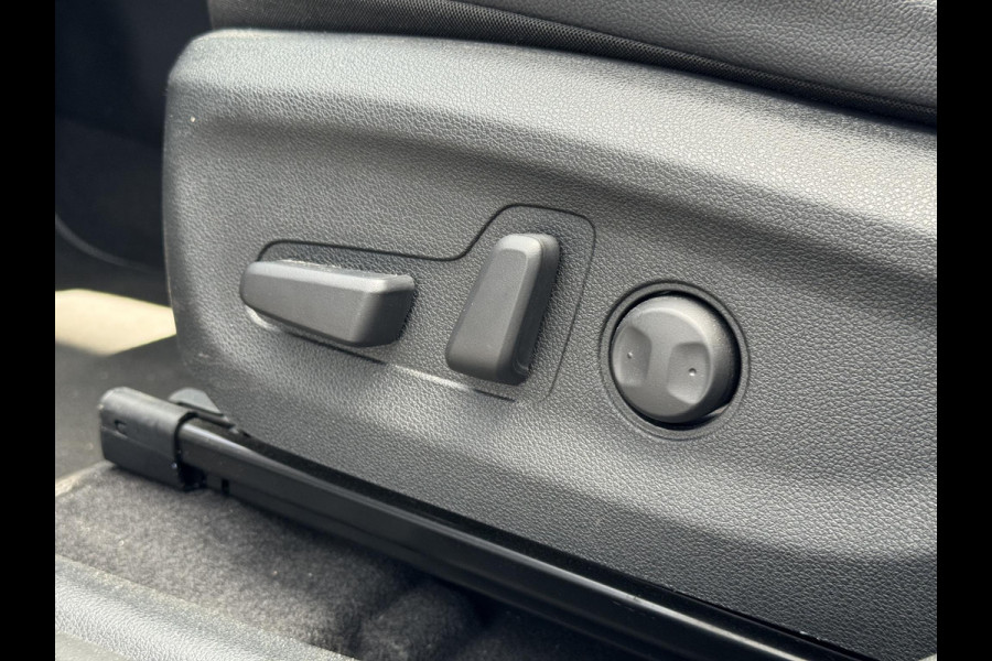 Kia e-Niro ExecutiveLine 64 kWh | Schuifdak | Leder | 1e Eigenaar | Stoelventilatie | JBL Audio | Trekhaak