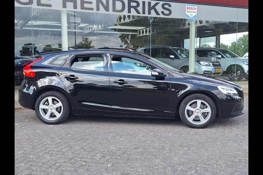 Volvo V40 2.0 T2 Momentum | Full LED | Trekhaak 1500kg | Climate | Navi | CC | Zeer mooi! | occasion