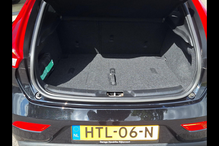 Volvo V40 2.0 T2 Momentum | Full LED | Trekhaak 1500kg | Climate | Navi | CC | Zeer mooi! | occasion