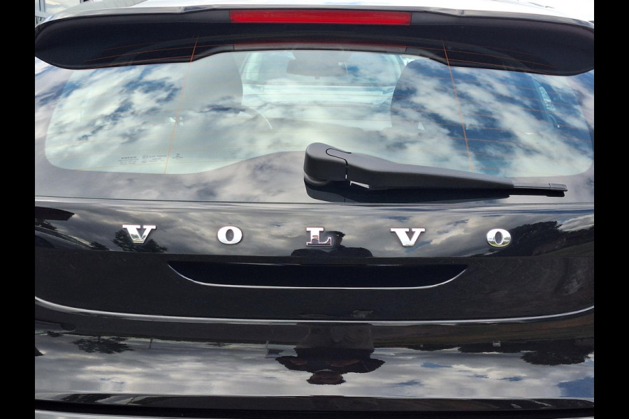 Volvo V40 2.0 T2 Momentum | Full LED | Trekhaak 1500kg | Climate | Navi | CC | Zeer mooi! | occasion