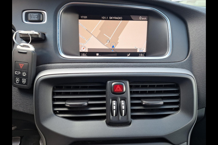 Volvo V40 2.0 T2 Momentum | Full LED | Trekhaak 1500kg | Climate | Navi | CC | Zeer mooi! | occasion