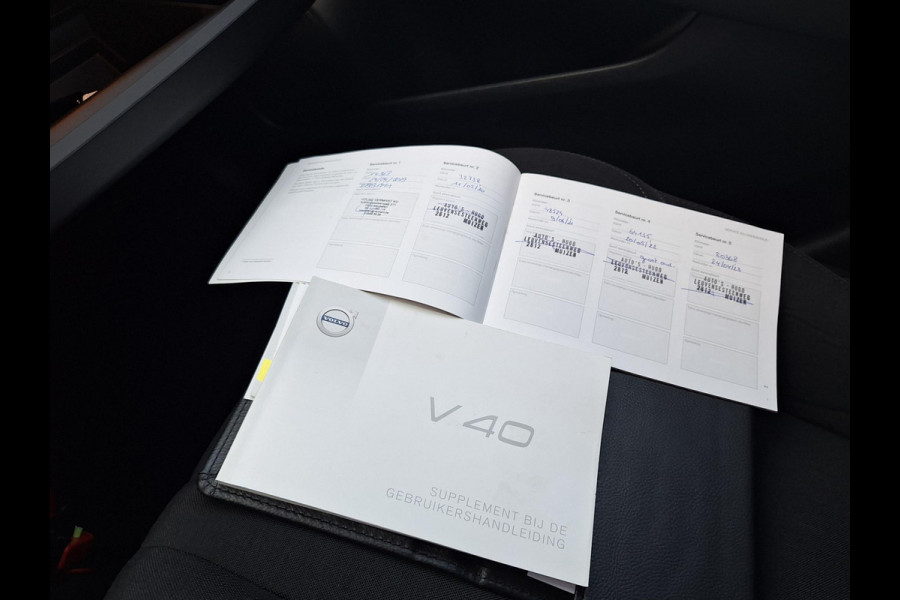 Volvo V40 2.0 T2 Momentum | Full LED | Trekhaak 1500kg | Climate | Navi | CC | Zeer mooi! | occasion