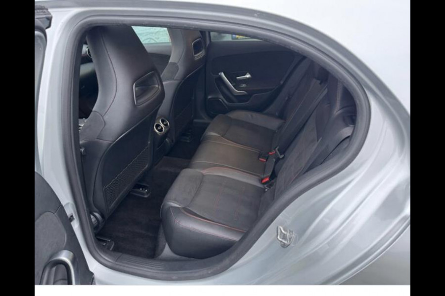 Mercedes-Benz A-Klasse 180 AMG-NIGHT PAKKET/PANO/SFEER/WIDESCREEN/58900KM!