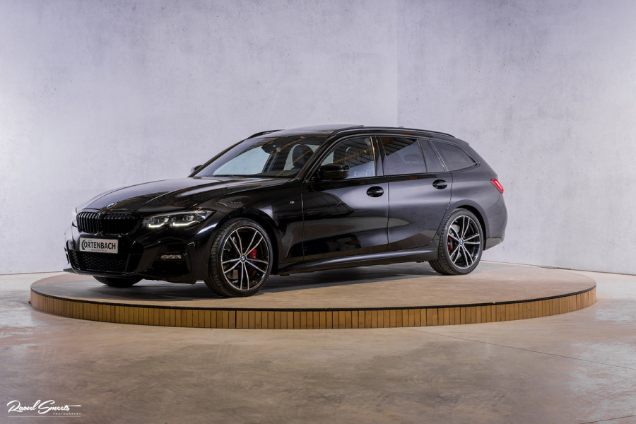 BMW 3 Serie Touring 330i High Executive Edition | M sport Individual | Panorama dak | Cruise Control | Apple carplay | 19 inch | airco separ