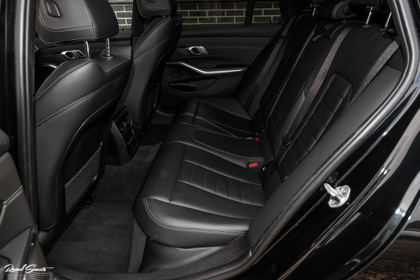 BMW 3 Serie Touring 330i High Executive Edition | M sport Individual | Panorama dak | Cruise Control | Apple carplay | 19 inch | airco separ
