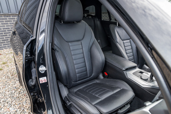 BMW 3 Serie Touring 330i High Executive Edition | M sport Individual | Panorama dak | Cruise Control | Apple carplay | 19 inch | airco separ