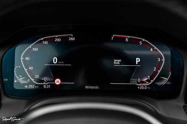 BMW 3 Serie Touring 330i High Executive Edition | M sport Individual | Panorama dak | Cruise Control | Apple carplay | 19 inch | airco separ