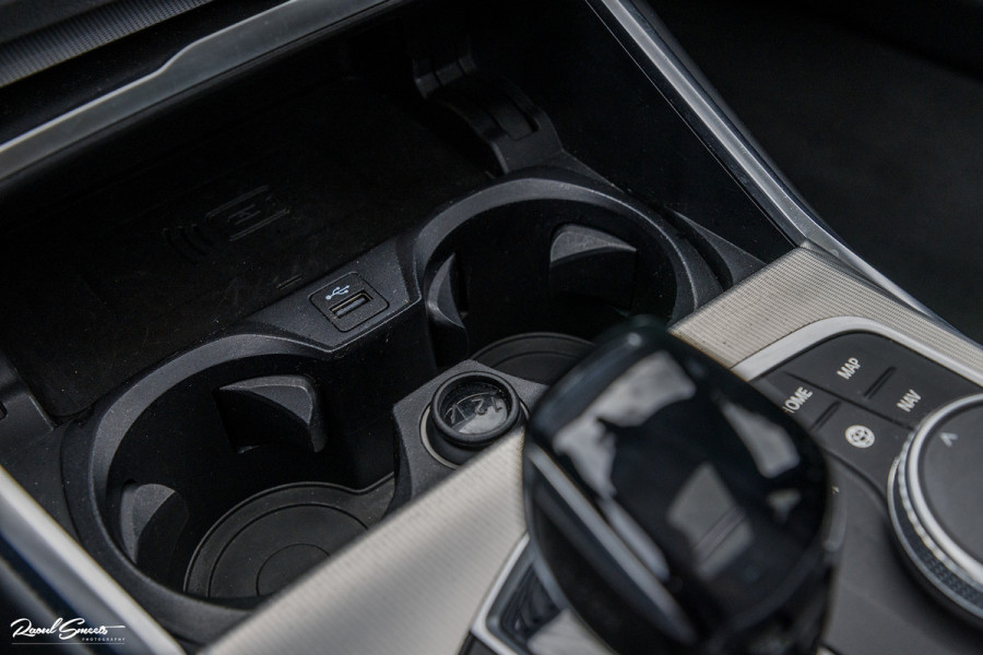 BMW 3 Serie Touring 330i High Executive Edition | M sport Individual | Panorama dak | Cruise Control | Apple carplay | 19 inch | airco separ