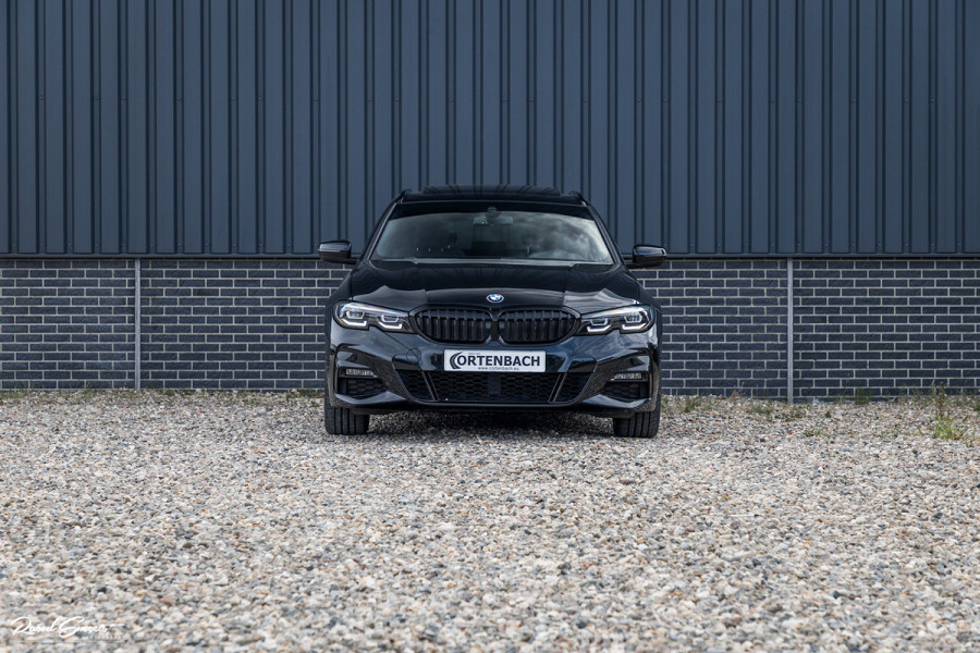 BMW 3 Serie Touring 330i High Executive Edition | M sport Individual | Panorama dak | Cruise Control | Apple carplay | 19 inch | airco separ