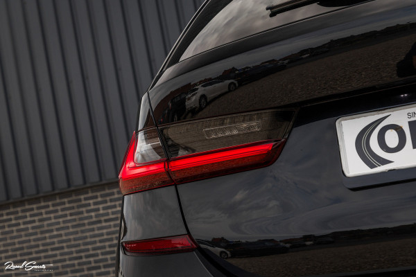 BMW 3 Serie Touring 330i High Executive Edition | M sport Individual | Panorama dak | Cruise Control | Apple carplay | 19 inch | airco separ