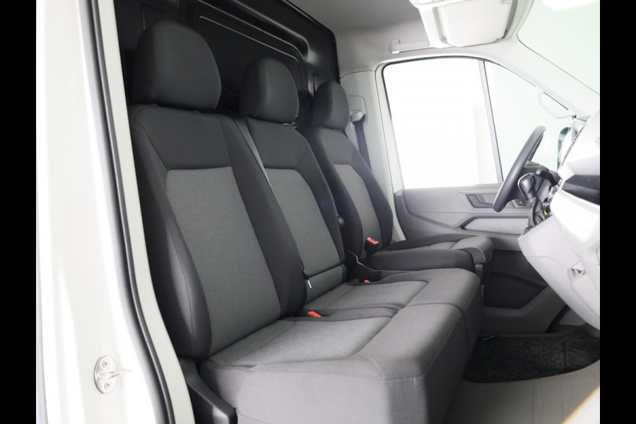 Volkswagen Crafter 35 2.0 TDI L3H3 Highline EURO 6 NAVIGATIE | CAMERA | OPSTAPPLANK | SIDEBARS