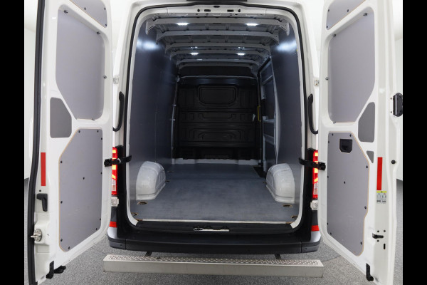 Volkswagen Crafter 35 2.0 TDI L3H3 Highline EURO 6 NAVIGATIE | CAMERA | OPSTAPPLANK | SIDEBARS