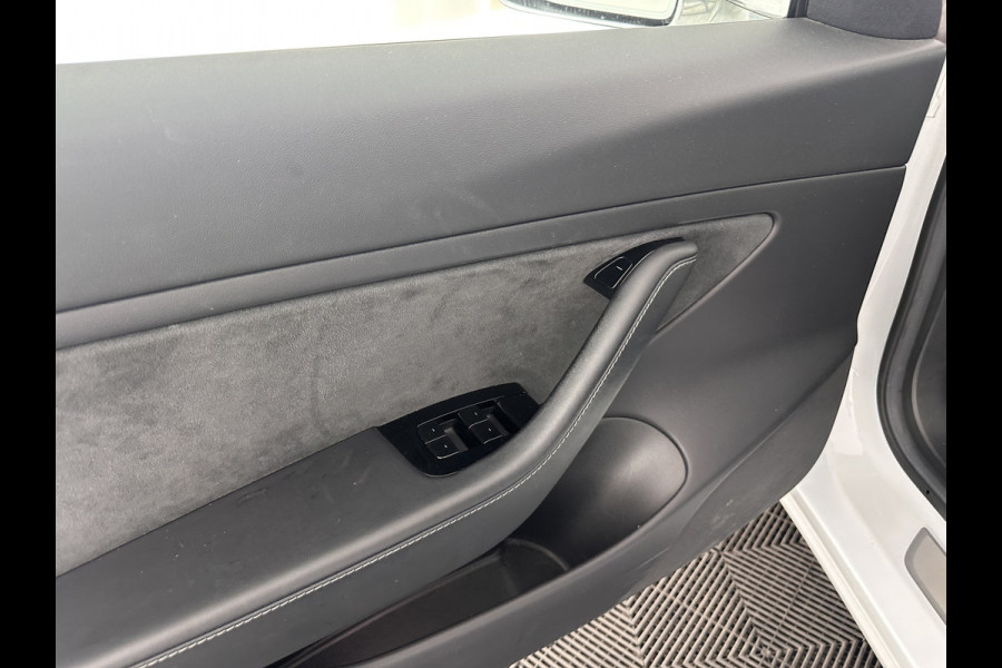 Tesla Model 3 Long Range AWD 75 kWh [ 3-Fase ] Aut. *PANO | AUTO-PILOT | LUXURY-LEATHER | KEYLESS | FULL-LED | MEMORY-PACK | SURROUND-VIEW | DAB | CARPLAY | DIGI-COCKPIT | LANE-ASSIST | COMFORT-SEATS | 18"ALU*