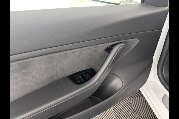 Tesla Model 3 Long Range AWD 75 kWh [ 3-Fase ] Aut. *PANO | AUTO-PILOT | LUXURY-LEATHER | KEYLESS | FULL-LED | MEMORY-PACK | SURROUND-VIEW | DAB | CARPLAY | DIGI-COCKPIT | LANE-ASSIST | COMFORT-SEATS | 18"ALU*