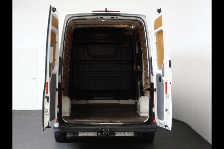 Volkswagen Crafter 102pk L3H3/ L2H2 Highline Volkswagen Crafter 102pk L3H3 Highline Airco Navi Cruise Camera Trekhaak