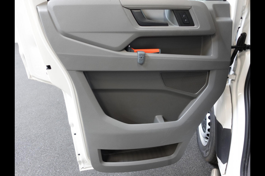 Volkswagen Crafter 102pk L3H3/ L2H2 Highline Volkswagen Crafter 102pk L3H3 Highline Airco Navi Cruise Camera Trekhaak