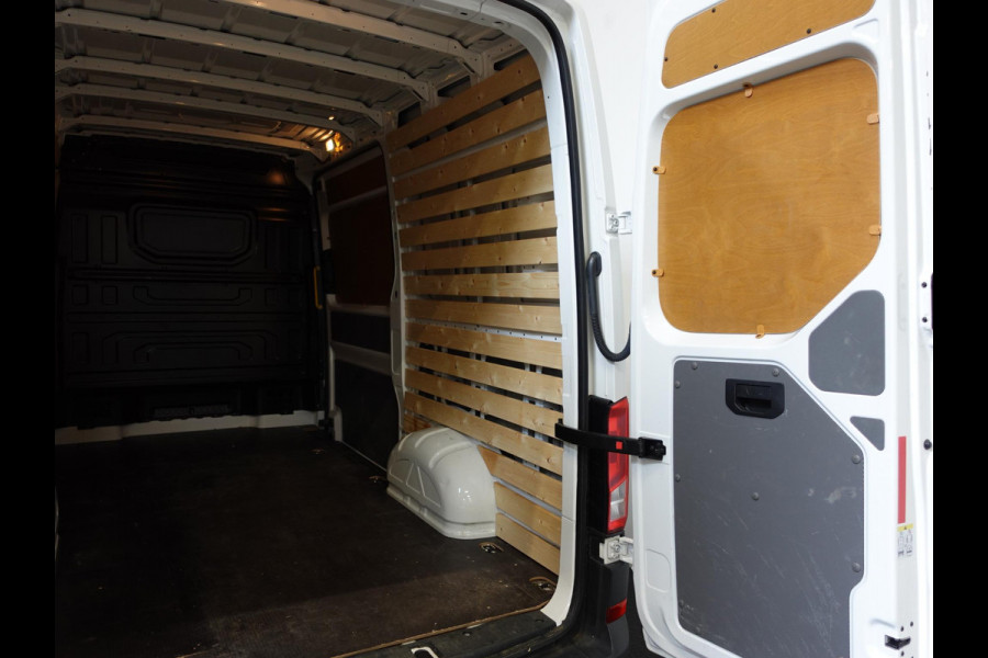 Volkswagen Crafter 102pk L3H3/ L2H2 Highline Volkswagen Crafter 102pk L3H3 Highline Airco Navi Cruise Camera Trekhaak