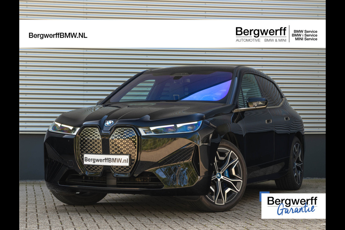 BMW iX xDrive50 - Luchtvering - Integral Active Steering - Driving Ass Prof - Pano BMW iX xDrive50 - Luchtvering - Integral Active Steering - Driving Ass Prof - Pano