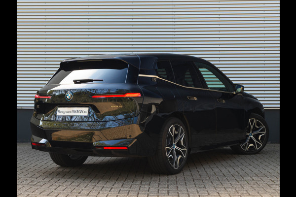 BMW iX xDrive50 - Luchtvering - Integral Active Steering - Driving Ass Prof - Pano