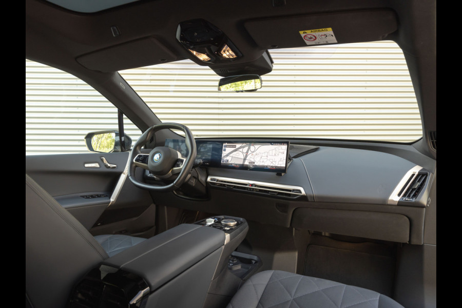 BMW iX xDrive50 - Luchtvering - Integral Active Steering - Driving Ass Prof - Pano