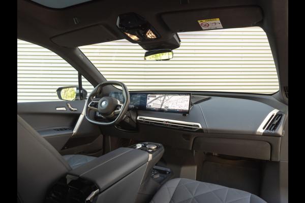 BMW iX xDrive50 - Luchtvering - Integral Active Steering - Driving Ass Prof - Pano