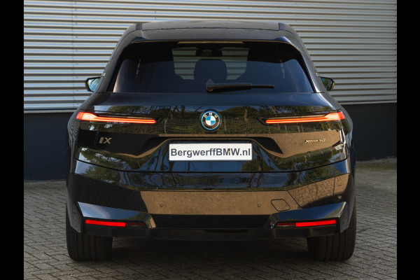 BMW iX xDrive50 - Luchtvering - Integral Active Steering - Driving Ass Prof - Pano