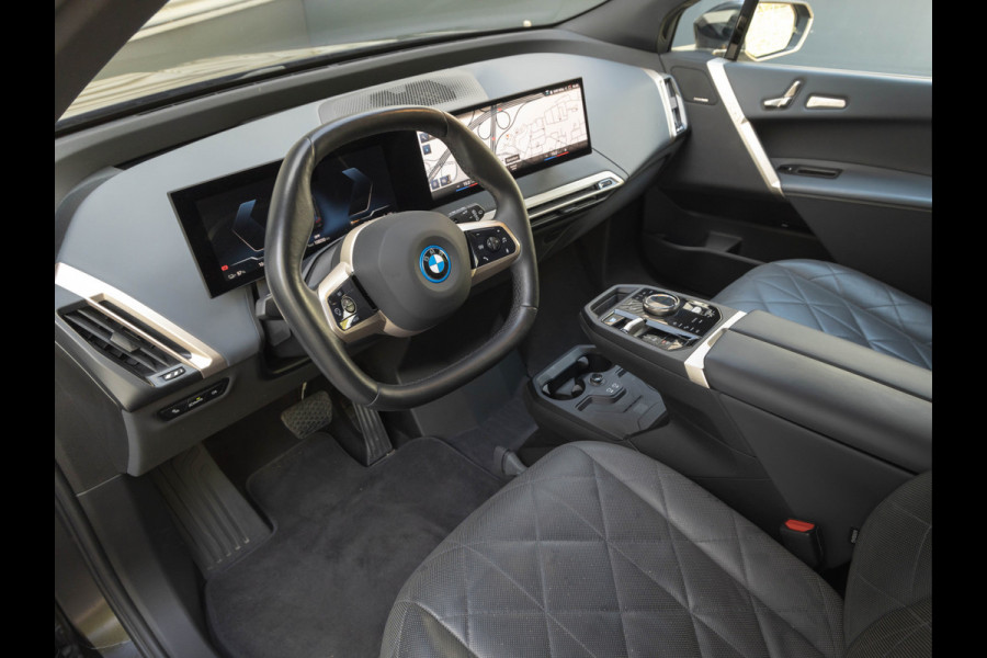 BMW iX xDrive50 - Luchtvering - Integral Active Steering - Driving Ass Prof - Pano