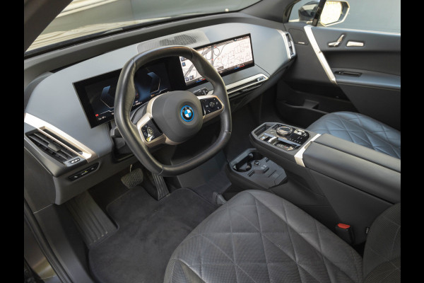 BMW iX xDrive50 - Luchtvering - Integral Active Steering - Driving Ass Prof - Pano