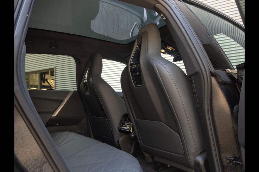 BMW iX xDrive50 - Luchtvering - Integral Active Steering - Driving Ass Prof - Pano