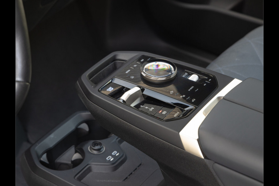 BMW iX xDrive50 - Luchtvering - Integral Active Steering - Driving Ass Prof - Pano