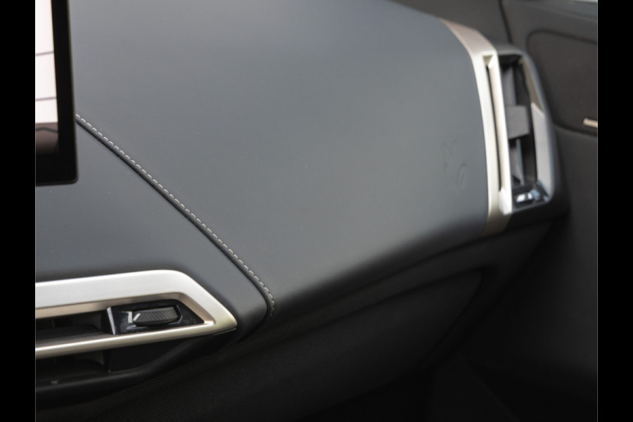 BMW iX xDrive50 - Luchtvering - Integral Active Steering - Driving Ass Prof - Pano