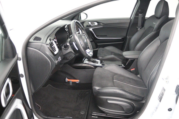 Kia ProCeed 1.5 T-GDI GT-Line (PANORAMADAK, ACHTERUITRIJCAMERA, NAVIGATIE, AUTOMAAT, STOEL/STUUR VERWARMING, NL-AUTO)