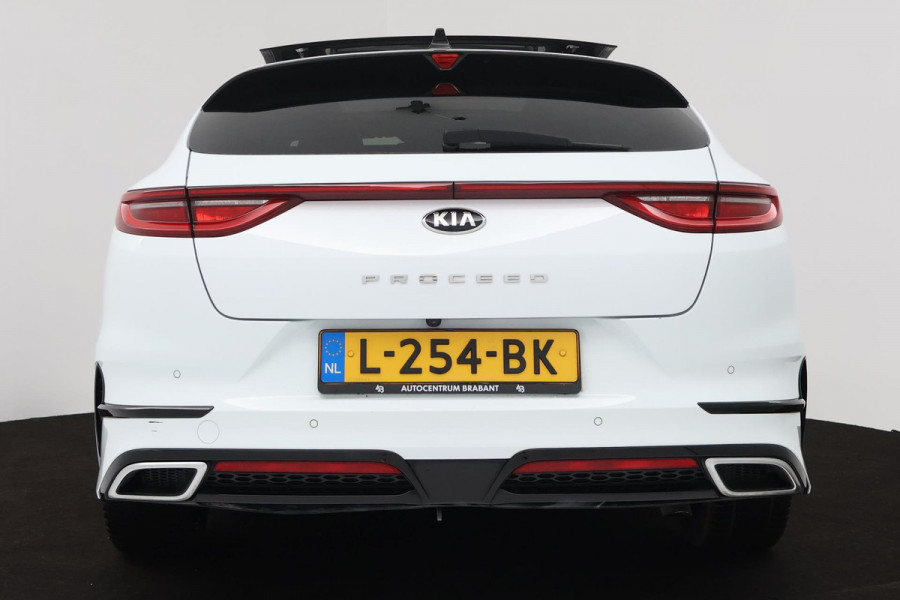 Kia ProCeed 1.5 T-GDI GT-Line (PANORAMADAK, ACHTERUITRIJCAMERA, NAVIGATIE, AUTOMAAT, STOEL/STUUR VERWARMING, NL-AUTO)