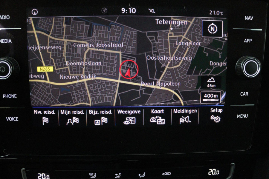 Volkswagen GOLF Variant 1.5 TSI Highline Business R (PANORAMADAK, TREKHAAK, CARPLAY, PARKEERSENSOREN, CARPLAY, AUTOMAAT)