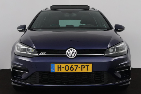 Volkswagen GOLF Variant 1.5 TSI Highline Business R (PANORAMADAK, TREKHAAK, CARPLAY, PARKEERSENSOREN, CARPLAY, AUTOMAAT)