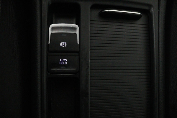 Volkswagen GOLF Variant 1.5 TSI Highline Business R (PANORAMADAK, TREKHAAK, CARPLAY, PARKEERSENSOREN, CARPLAY, AUTOMAAT)
