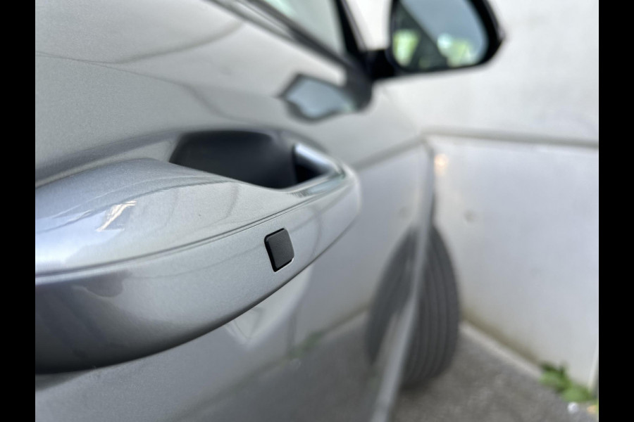 Kia Niro EV DynamicLine 64.8 kWh | Prijs incl. vooraftrek 2000.- inruilpremie | Automaat | Camera | Navi | H-Leder | Apple Carplay/Android Auto | Key-Less  PDC | Cruise | LED |
