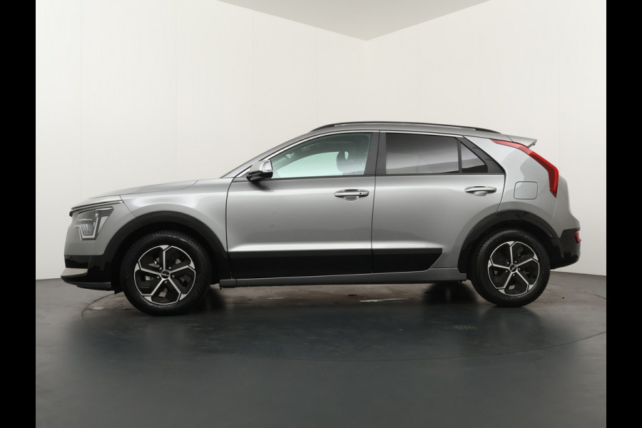 Kia Niro 1.6 GDi Hybrid DynamicPlusLine - Schuif/kanteldak - Adaptief Cruise Control - Stoel/Stuurverwarming - Parkeerhulp voor & achter - Navigatie - Fabrieksgarantie Tot 2031