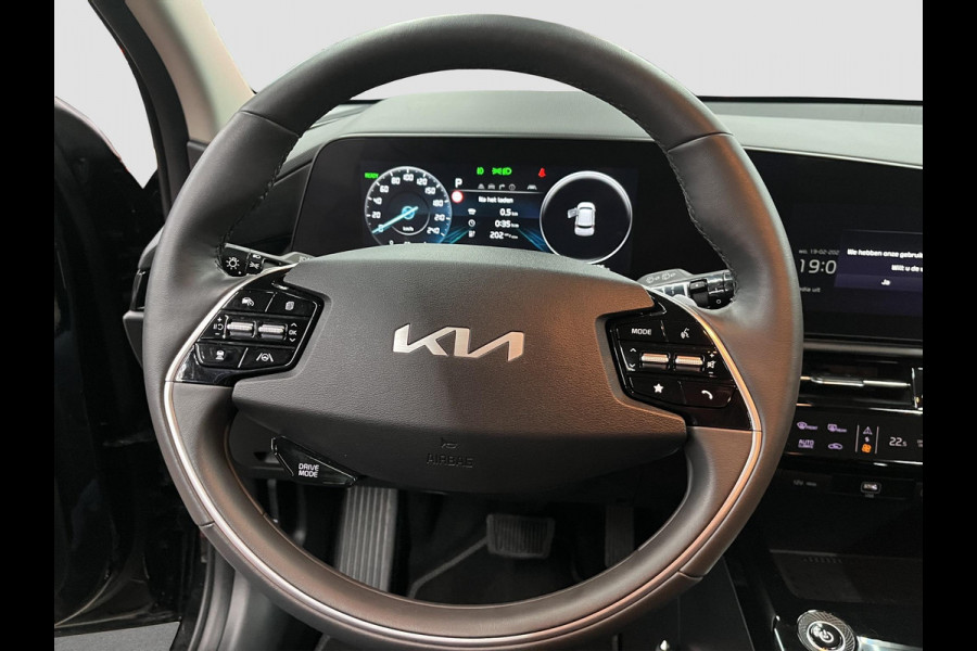Kia Niro EV Edition Advanced 64.8 kWh | Prijs incl. vooraftrek 2000.- inruilpremie | Automaat | Navi | Clima | Cruise | Stoel & Stuurverwarming | Leder | Schuif Kanteldak | Sensoren |